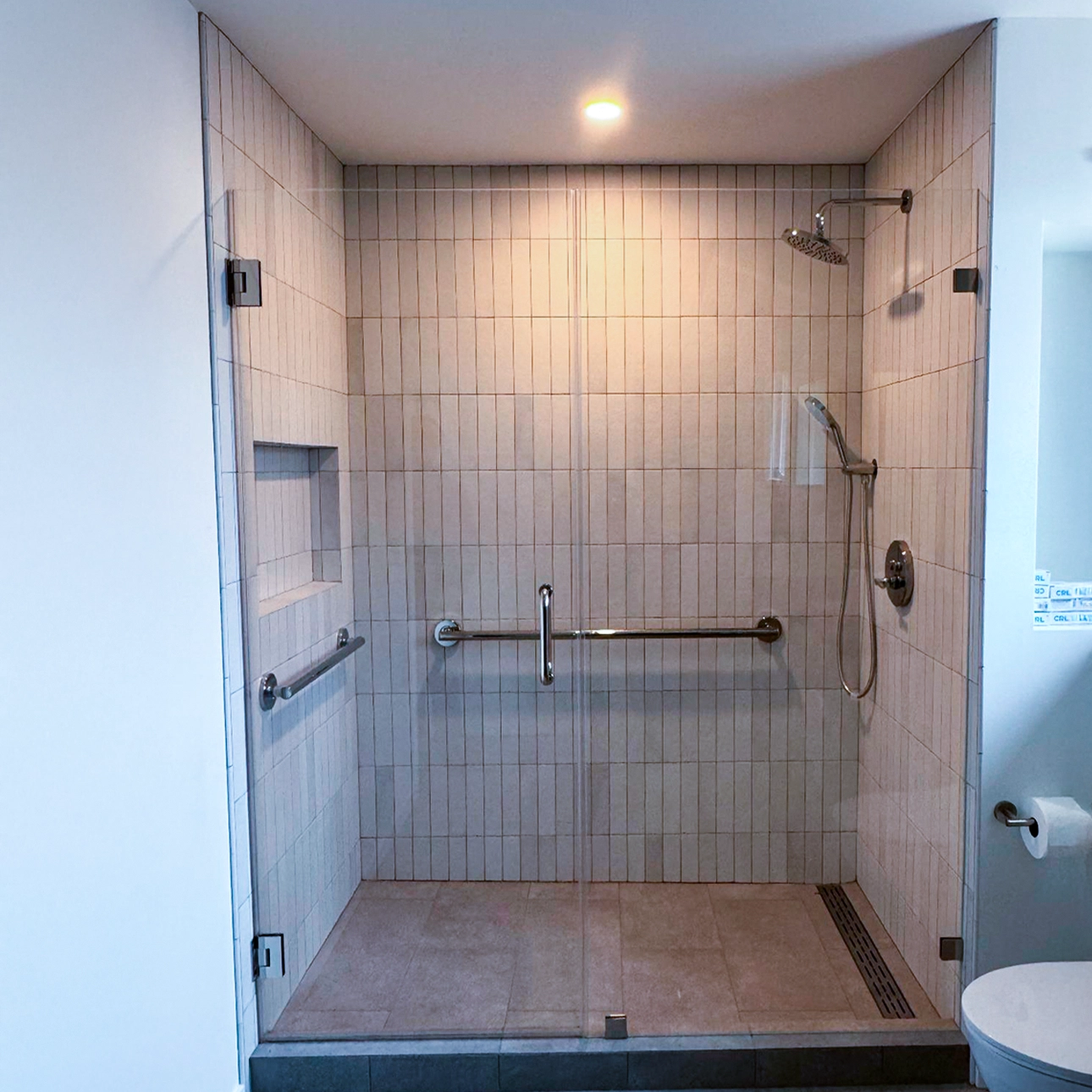 Bathroom Suite Image 2